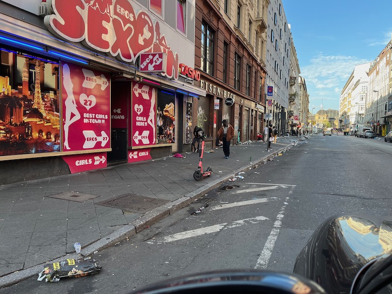 Müllberge im Bahnhofsviertel